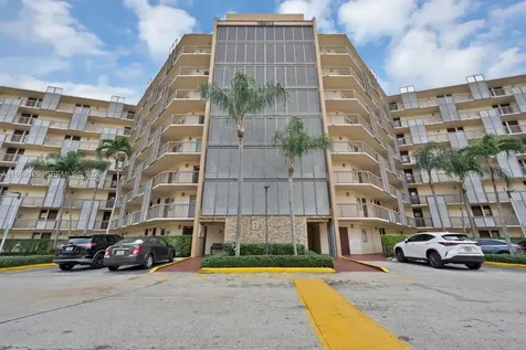3101 N Country Club Drive Aventura FL 33180