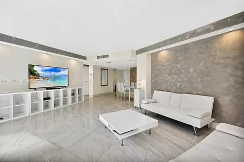3101 N Country Club Drive Aventura FL 33180