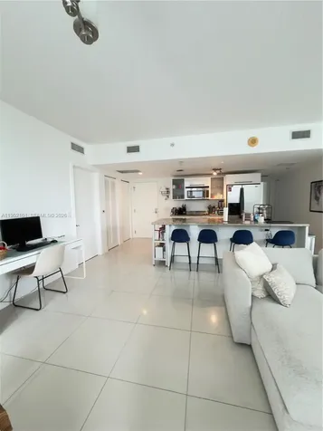 185 SW 7th Street Miami FL 33130