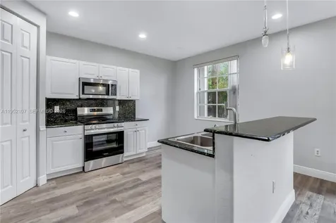 2540 SW 85th Terrace Miramar FL 33025
