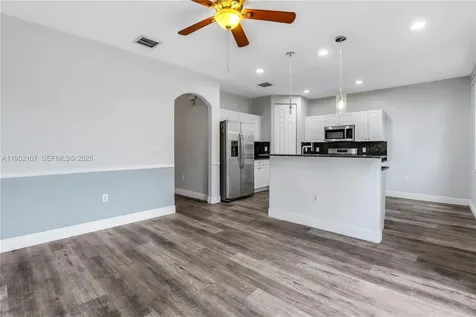 2540 SW 85th Terrace Miramar FL 33025