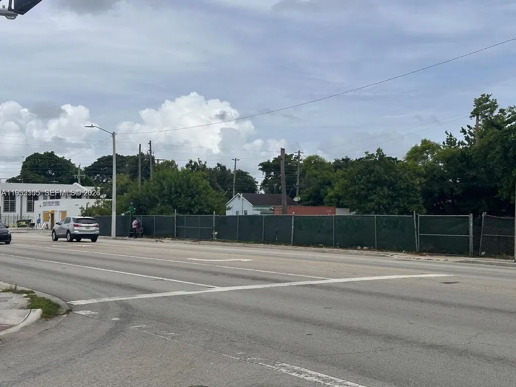 1630 NW 51st Street Miami FL 33142