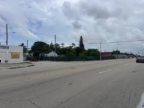1630 NW 51st Street Miami FL 33142