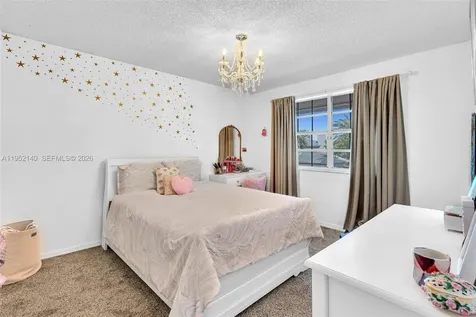 821 Somerset Avenue Davie FL 33325