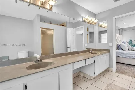 821 Somerset Avenue Davie FL 33325