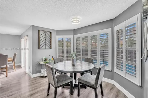 821 Somerset Avenue Davie FL 33325