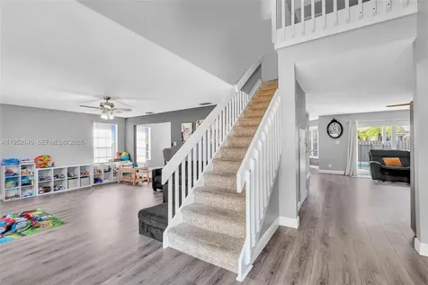 821 Somerset Avenue Davie FL 33325