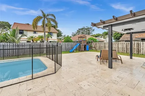 821 Somerset Avenue Davie FL 33325