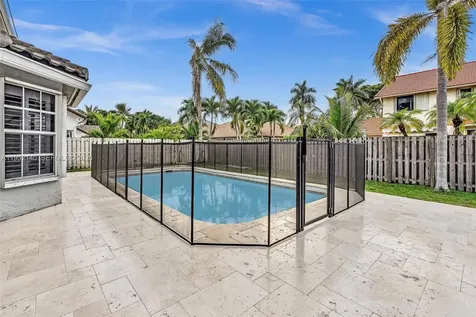 821 Somerset Avenue Davie FL 33325