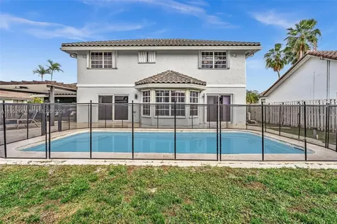 821 Somerset Avenue Davie FL 33325