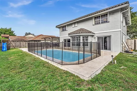 821 Somerset Avenue Davie FL 33325