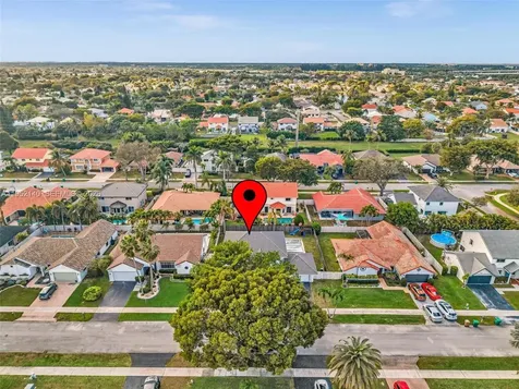 821 Somerset Avenue Davie FL 33325