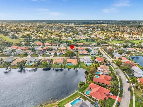 821 Somerset Avenue Davie FL 33325