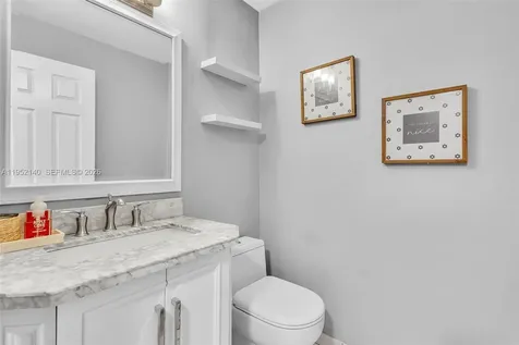 821 Somerset Avenue Davie FL 33325