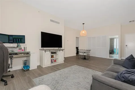 3001 S Ocean Drive Hollywood FL 33019