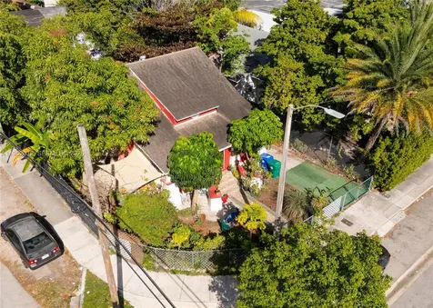 2919 NW 8th Avenue Miami FL 33127