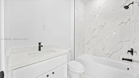 913/915 NE 15th Lane Cape Coral FL 33909