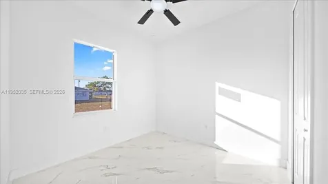 913/915 NE 15th Lane Cape Coral FL 33909