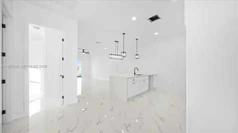 913/915 NE 15th Lane Cape Coral FL 33909