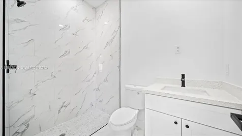 913/915 NE 15th Lane Cape Coral FL 33909