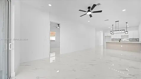 913/915 NE 15th Lane Cape Coral FL 33909