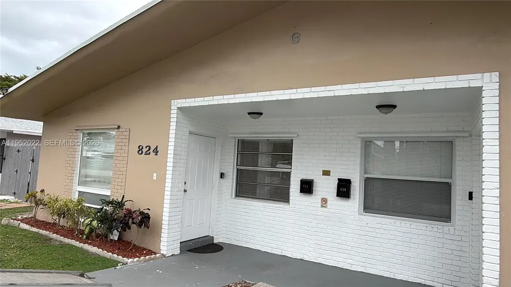 824 SW 12th Court Fort Lauderdale FL 33315