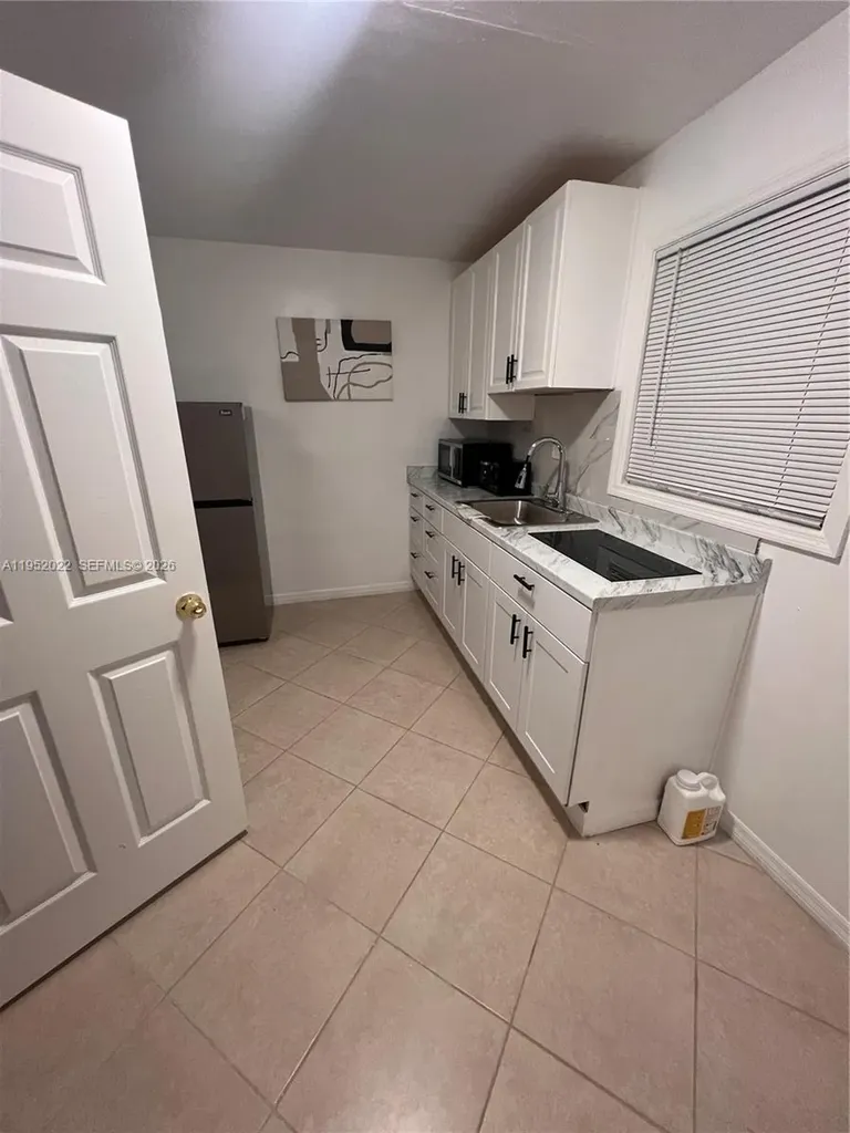 824 SW 12th Court Fort Lauderdale FL 33315