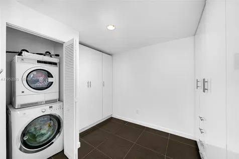 300 S Biscayne Boulevard Miami FL 33131