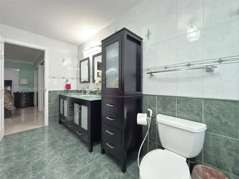 1300 SW 136th Place Miami FL 33184