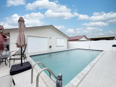 1300 SW 136th Place Miami FL 33184