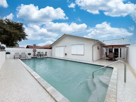 1300 SW 136th Place Miami FL 33184