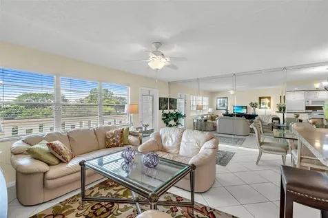 391 Grantham F Deerfield Beach FL 33442