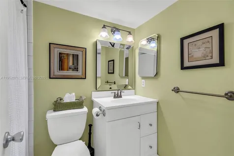 391 Grantham F Deerfield Beach FL 33442