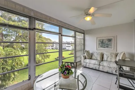 391 Grantham F Deerfield Beach FL 33442