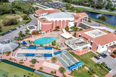391 Grantham F Deerfield Beach FL 33442
