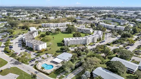 391 Grantham F Deerfield Beach FL 33442