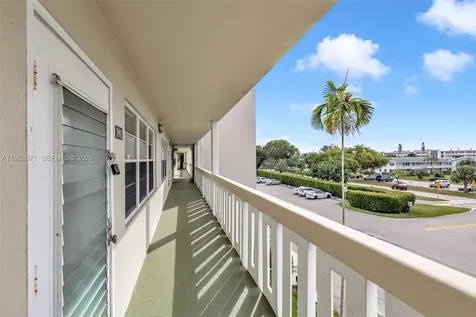 391 Grantham F Deerfield Beach FL 33442