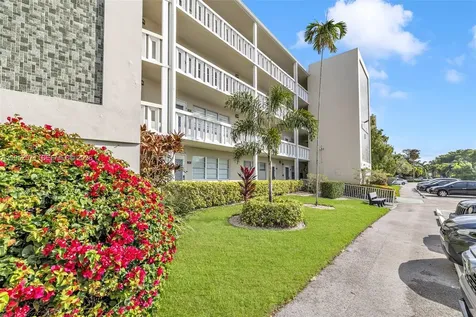 391 Grantham F Deerfield Beach FL 33442