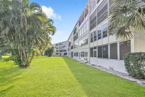 391 Grantham F Deerfield Beach FL 33442