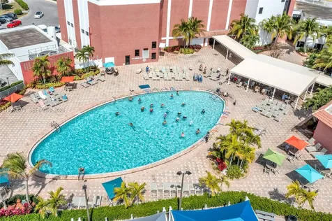391 Grantham F Deerfield Beach FL 33442