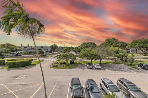 391 Grantham F Deerfield Beach FL 33442