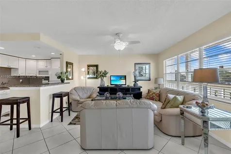 391 Grantham F Deerfield Beach FL 33442