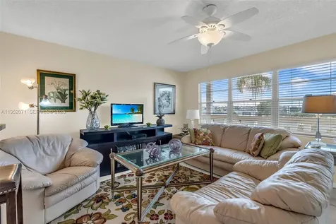 391 Grantham F Deerfield Beach FL 33442