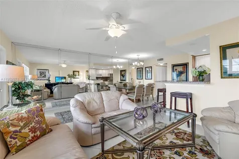 391 Grantham F Deerfield Beach FL 33442