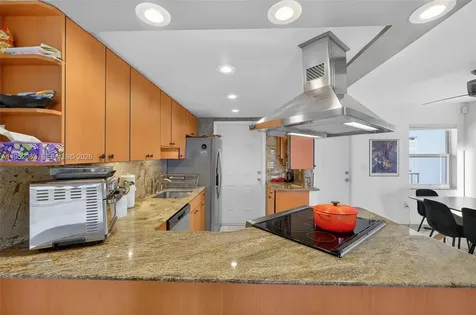 801 Meridian Avenue Miami Beach FL 33139