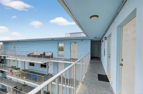 801 Meridian Avenue Miami Beach FL 33139