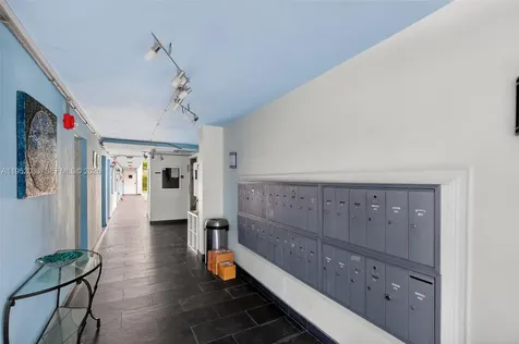 801 Meridian Avenue Miami Beach FL 33139
