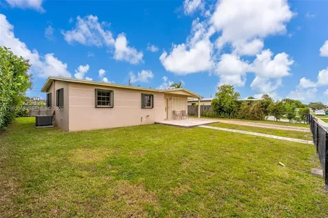4332 SW 98th Avenue Miami FL 33165