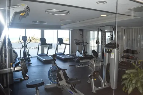 465 Ocean Drive Miami Beach FL 33139