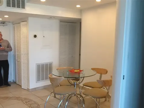 465 Ocean Drive Miami Beach FL 33139